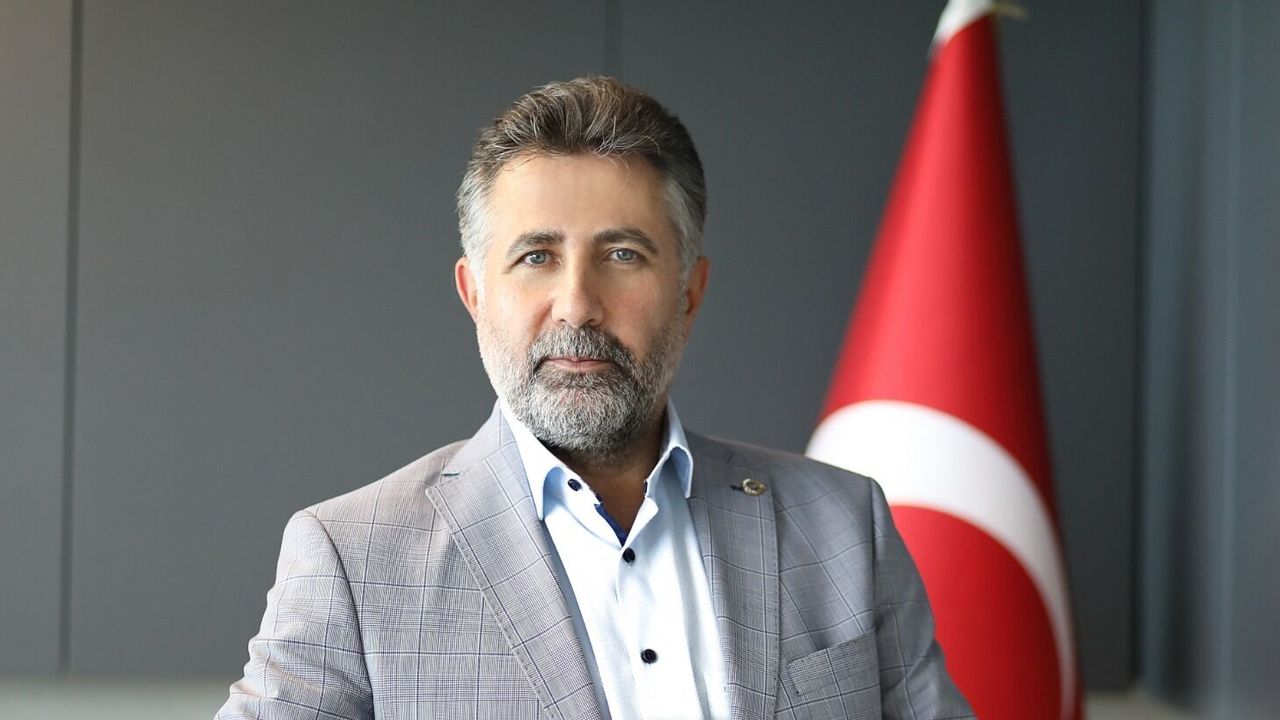 Bayraklı Belediyesi'ne operasyon: 45 kişi gözaltına alındı
