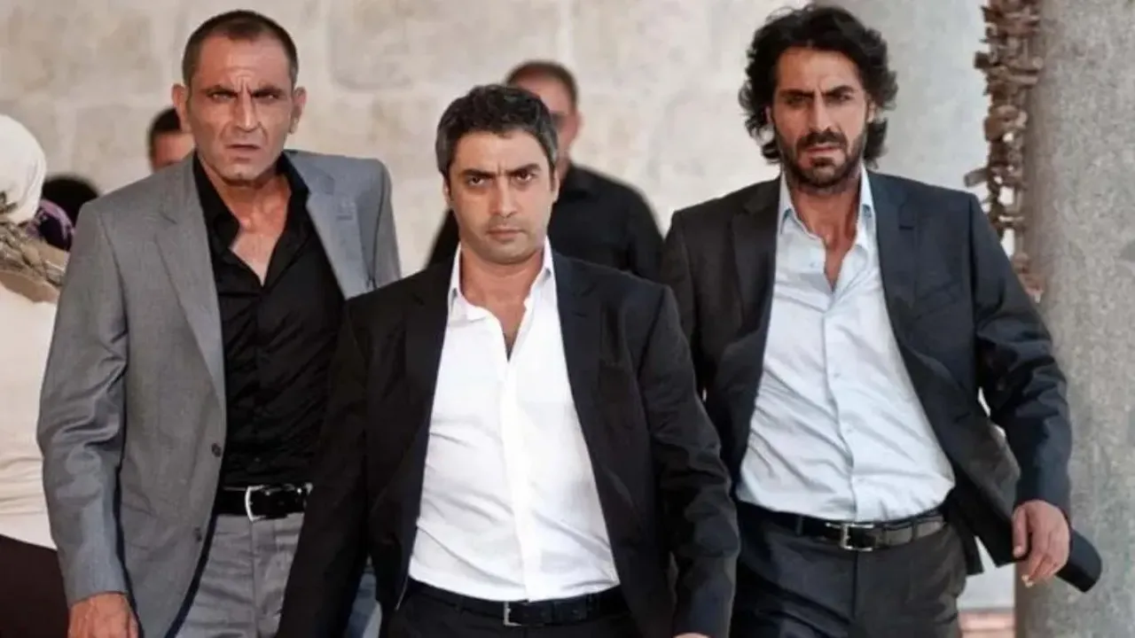 Türkiye'nin en iyi dizileri açıklandı! Kurtlar Vadisi listede olmayınca ortalık karıştı