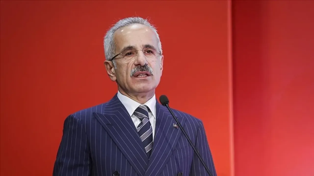 Bakan Uraloğlu'ndan Discord ve Roblox açıklaması! 'Adımlar atıldı'