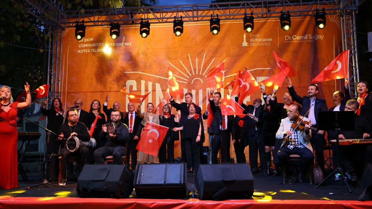 Belevi'de Cumhuriyet coşkusu: Efes Selçuklular tek yürek oldu