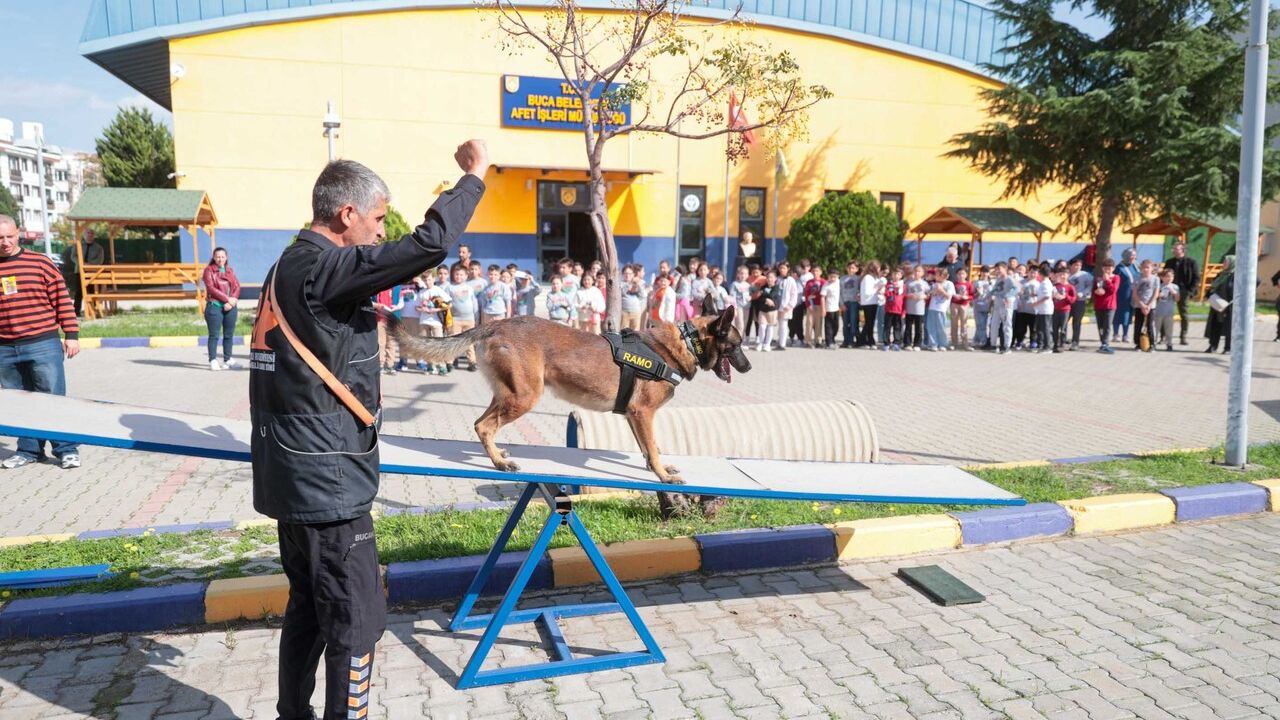 Buca Belediyesi'nden kesintisiz "Afet Farkındalık Eğitimi"