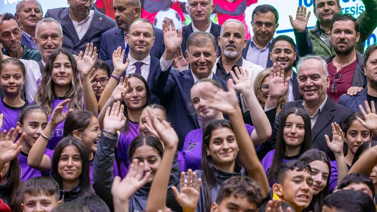 Büyükşehir'den amatör spor kulüplerine 40 milyon liralık dev destek