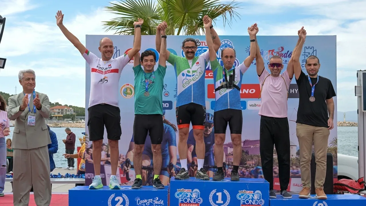 Çeşme’de pedal coşkusu: 17 ülkeden 715 sporcu yarıştı