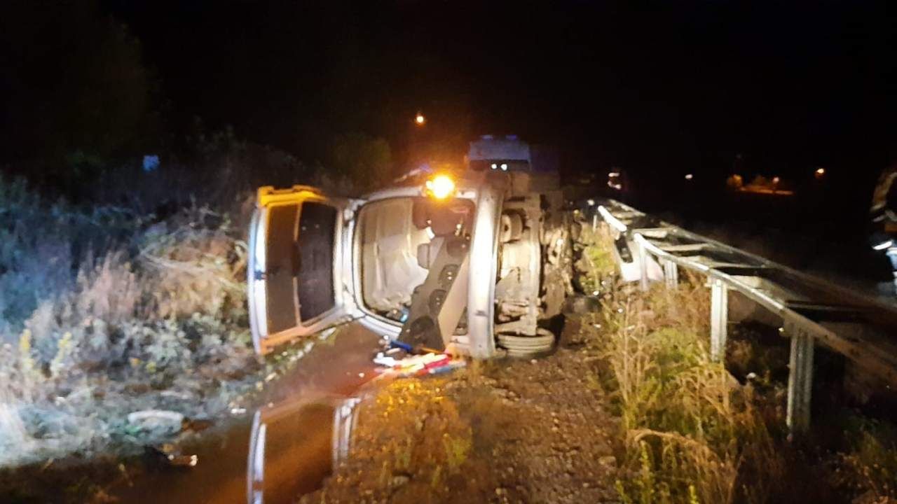 Direksiyon hakimiyetini kaybeden 24 yaşındaki sürücü hayatını kaybetti