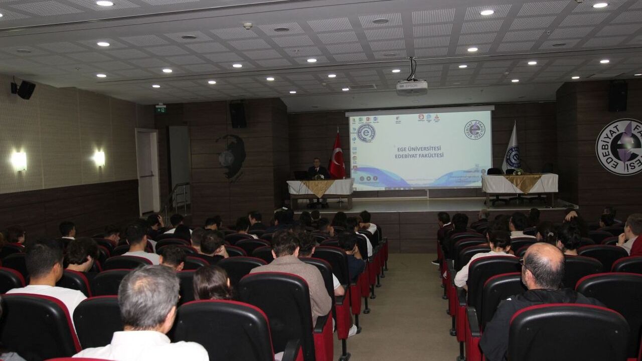 Ege Üniversitesi'nde "Atatürk'ün Barış Politikası" ele alındı