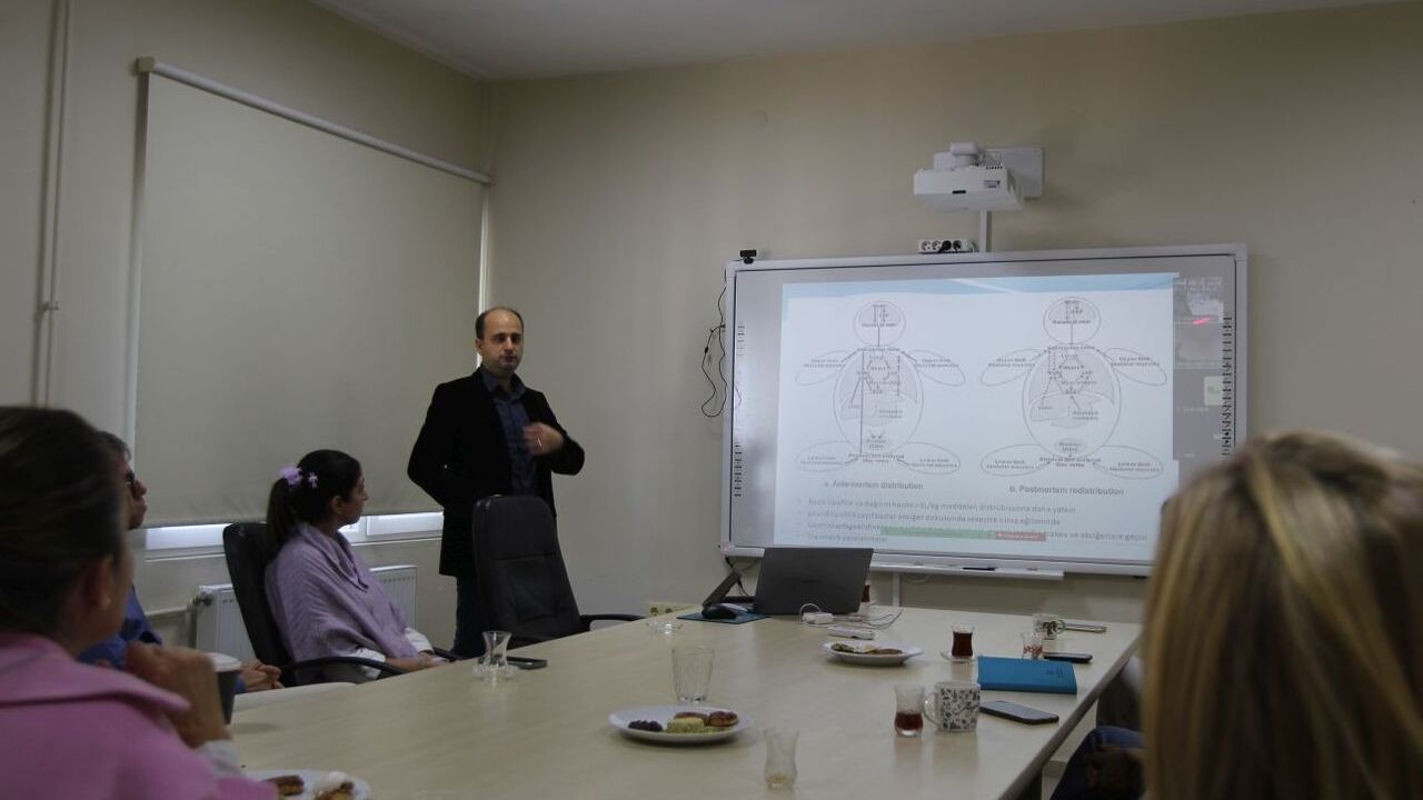 Ege Üniversitesi'nden "Postmortem Toksikoloji" etkinliği