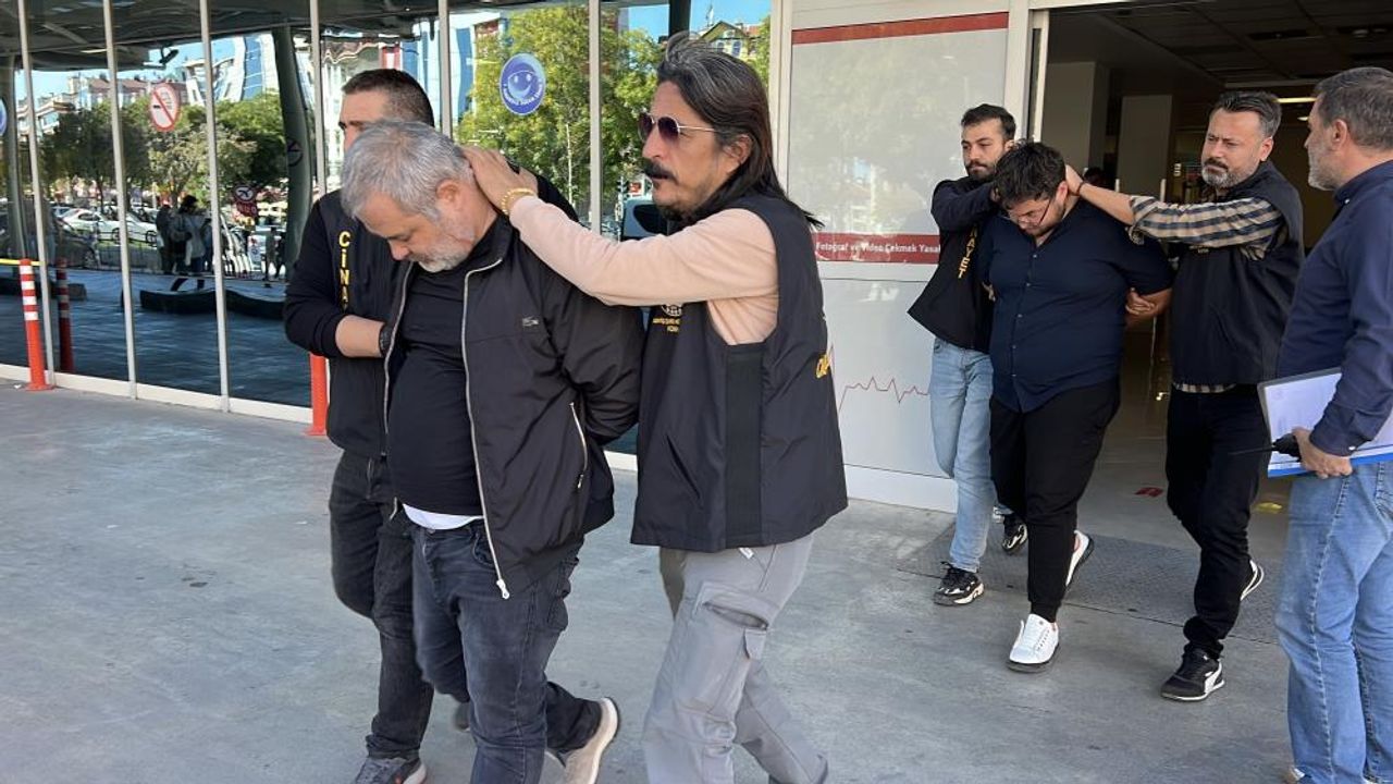 Galerici kavgası kanlı bitti: Baba ve oğlu tutuklandı