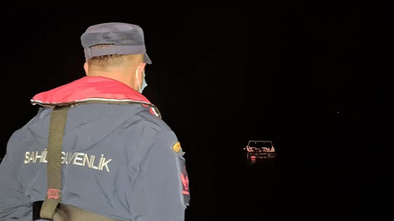 Göçmen kaçakçılığına geçit yok: 2 şüpheli yakalandı, 46 kişi kurtarıldı