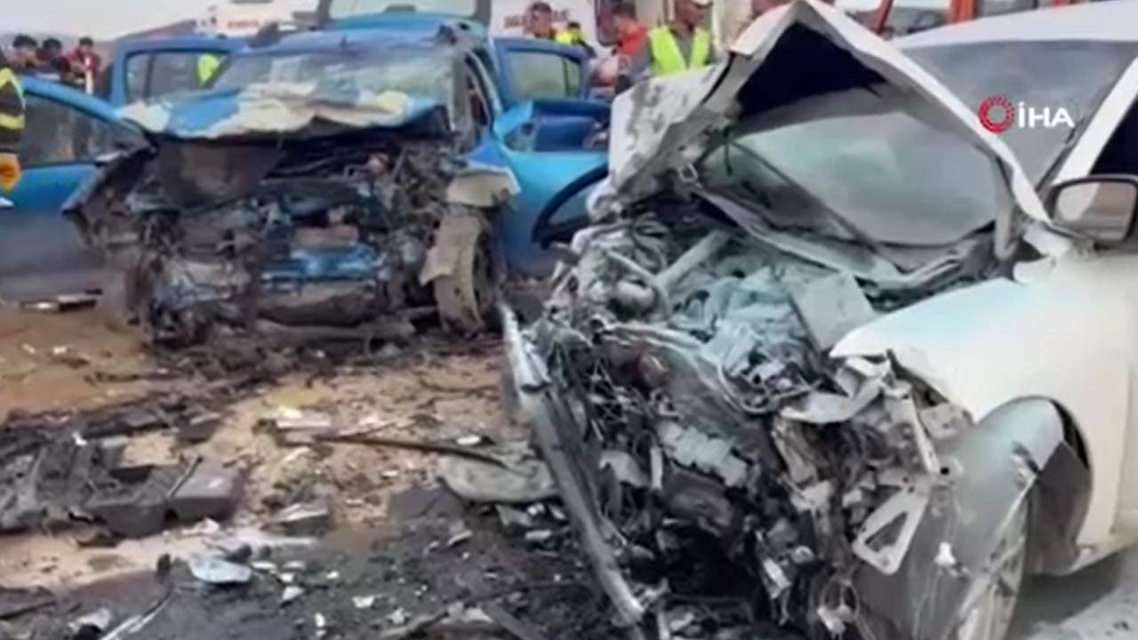 İki otomobilin çarpışmasıyla 1 kişi hayatını kaybetti
