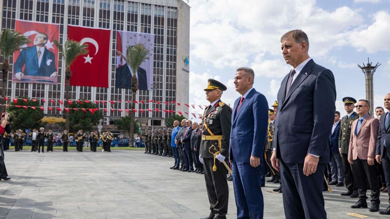 İzmir’de 29 Ekim Cumhuriyet Bayramı kutlamaları başladı