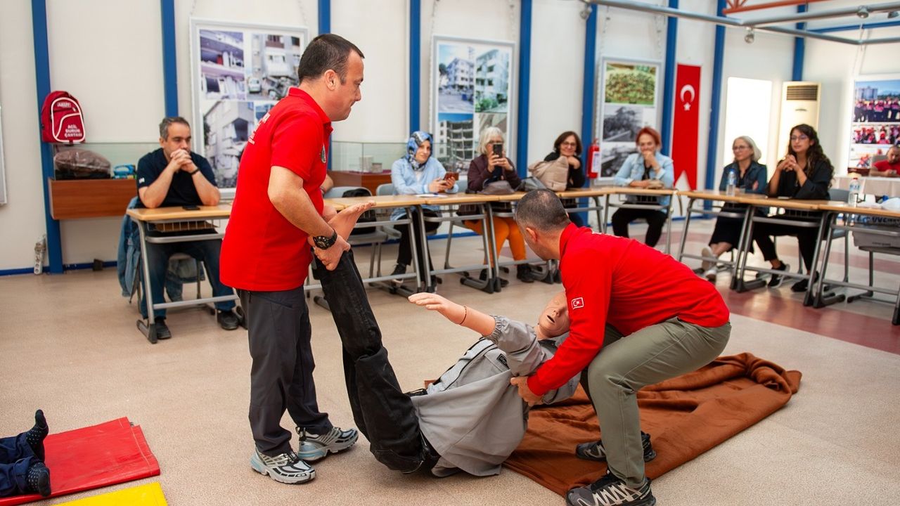 Karşıyaka Afet Gönüllüleri için yeni dönem başladı