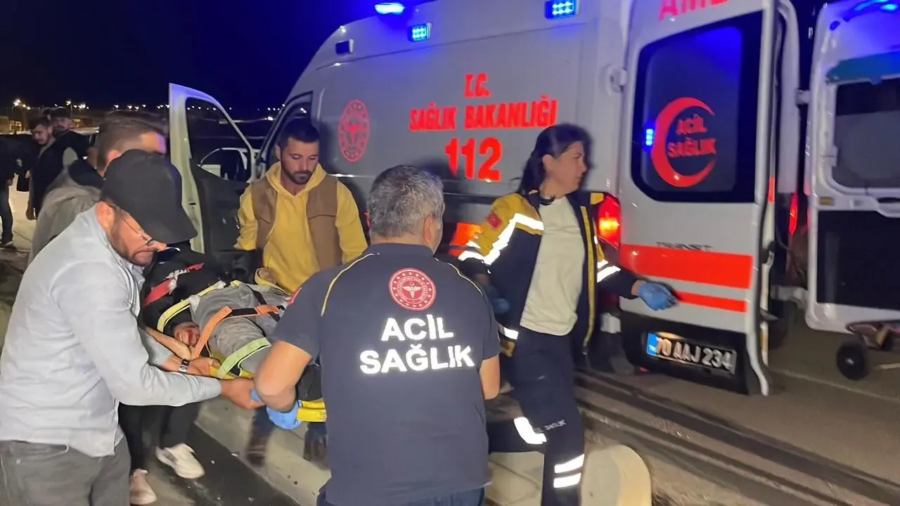 Motosiklet kontrolden çıktı: Genç sürücü ölümle pençeleşiyor