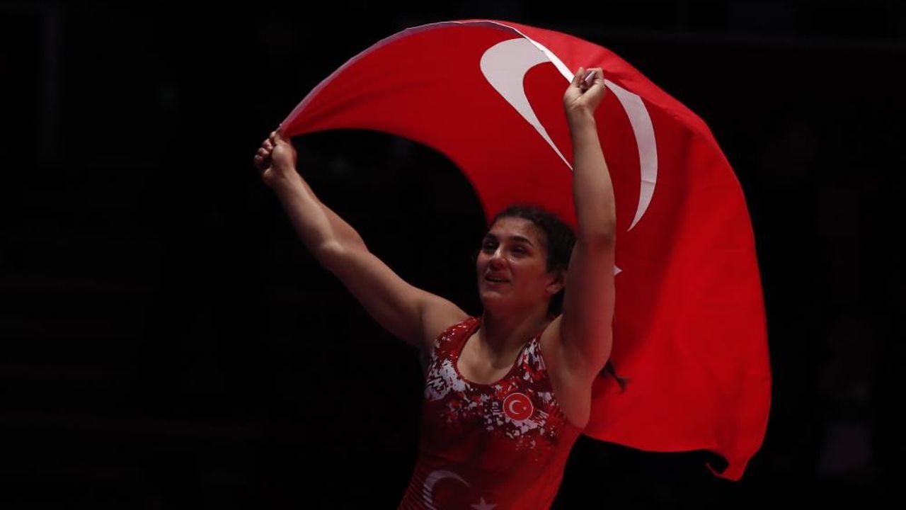 Nesrin Baş’tan tarihi zafer: 3. kez U23 dünya şampiyonu!