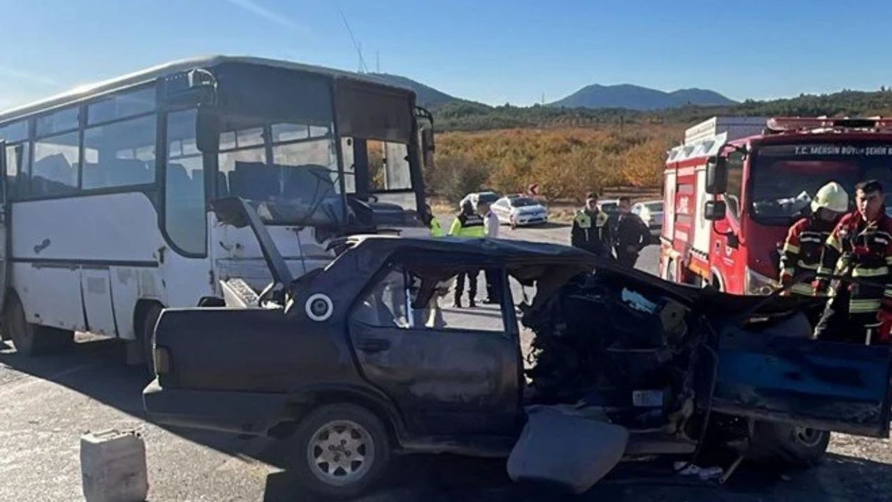 Tarım işçilerini taşıyan midibüs ile otomobil çarpıştı: Çok sayıda ölü ve yaralılar var