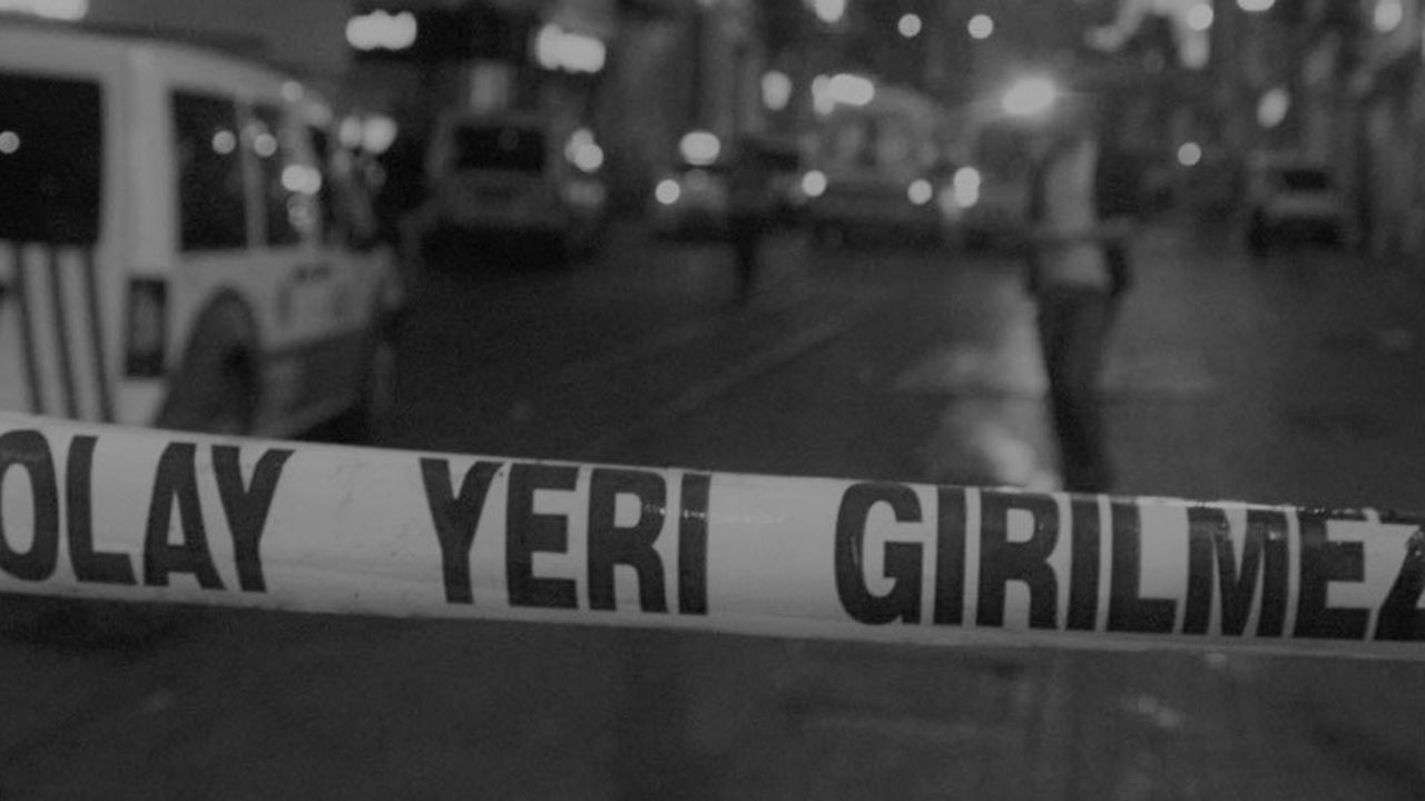 Sokakta dehşet anları: Husumetlisini caddede bıçaklayarak öldürdü