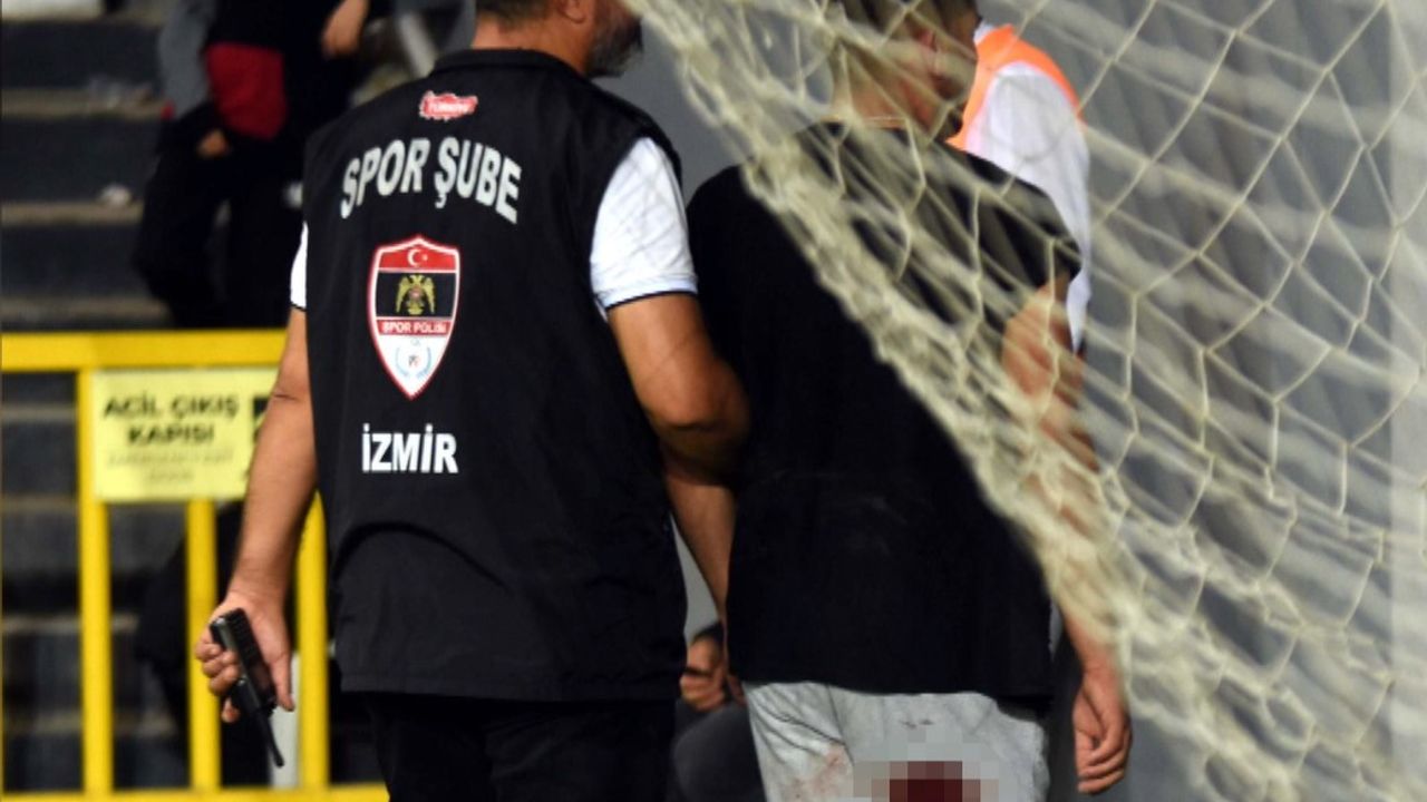 İzmir derbisinde tribün şiddetinin görüntüsü ortaya çıktı