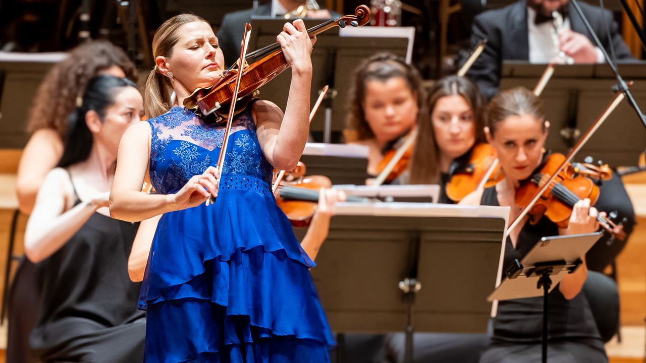Tanja Sonc'dan 175 yıllık kemanla unutulmaz bir konser