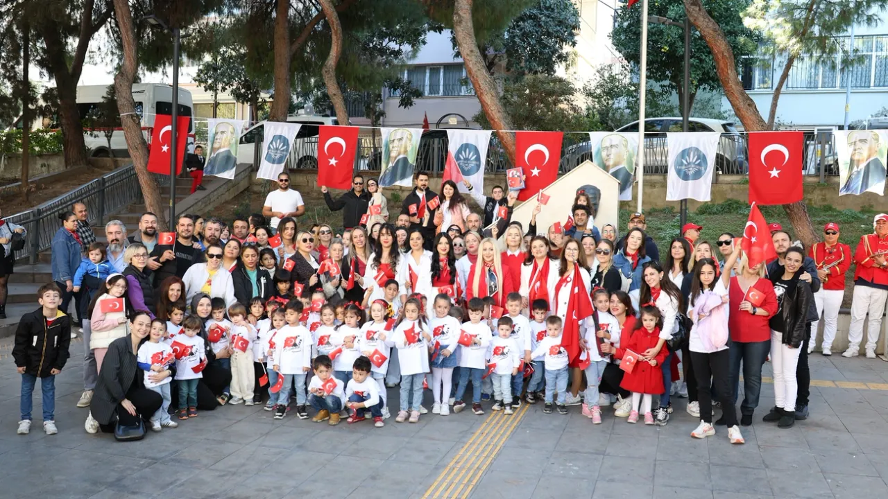 Cumhuriyet 'Sevgi' ile yeşeriyor