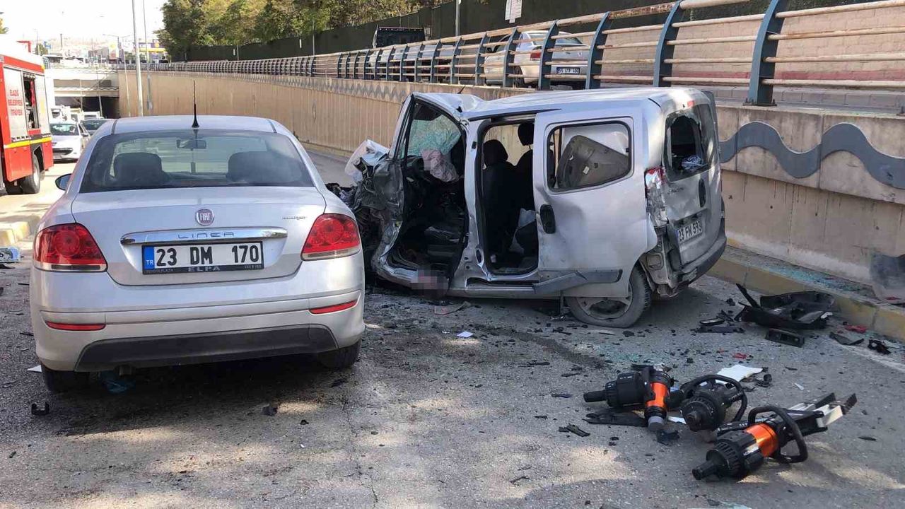 Zincirleme trafik kazasında 1'i ağır 5 kişi yaralandı