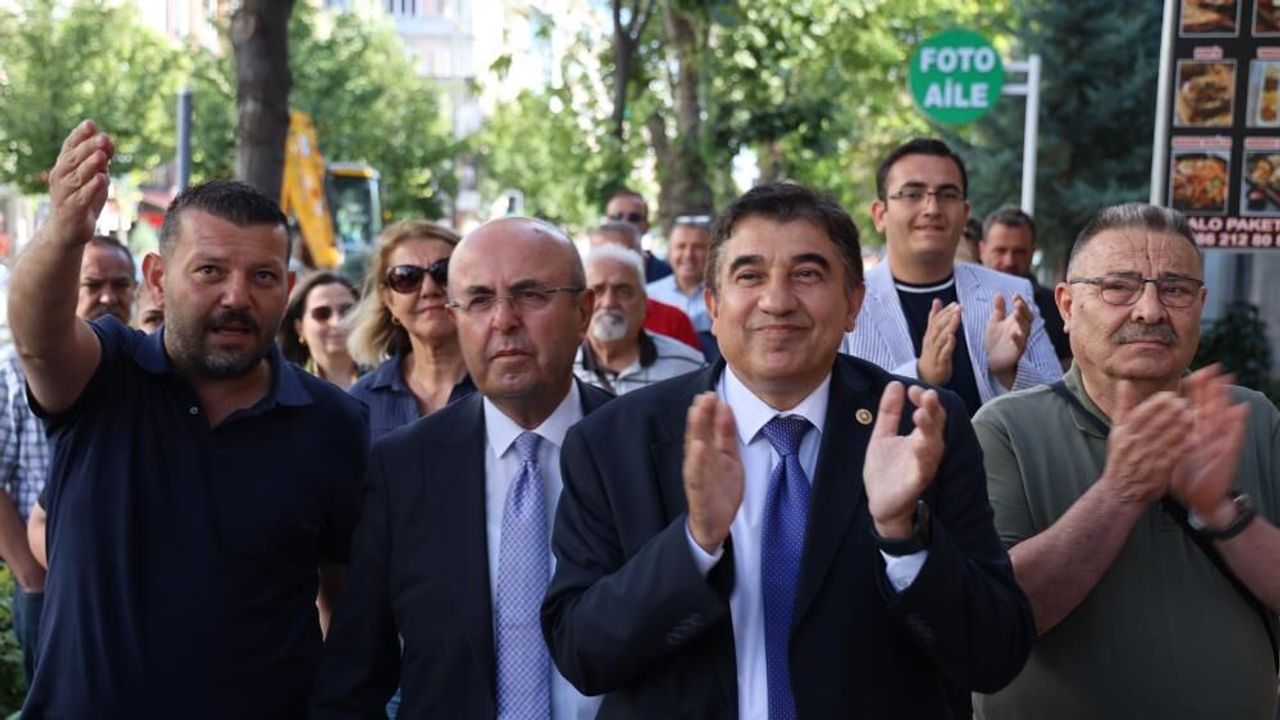 Kırşehir Belediye Başkanı Selahattin Ekicioğlu CHP'den istifa ederek Yeni Parti'ye katıldı