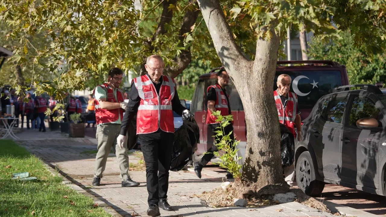 Denizli’de kuşakları buluşturan çevre temizliği