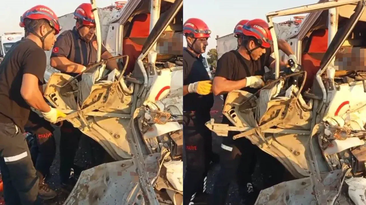 Feci kaza! Kamyonet tıra arkadan çarptı, 2 kişi öldü