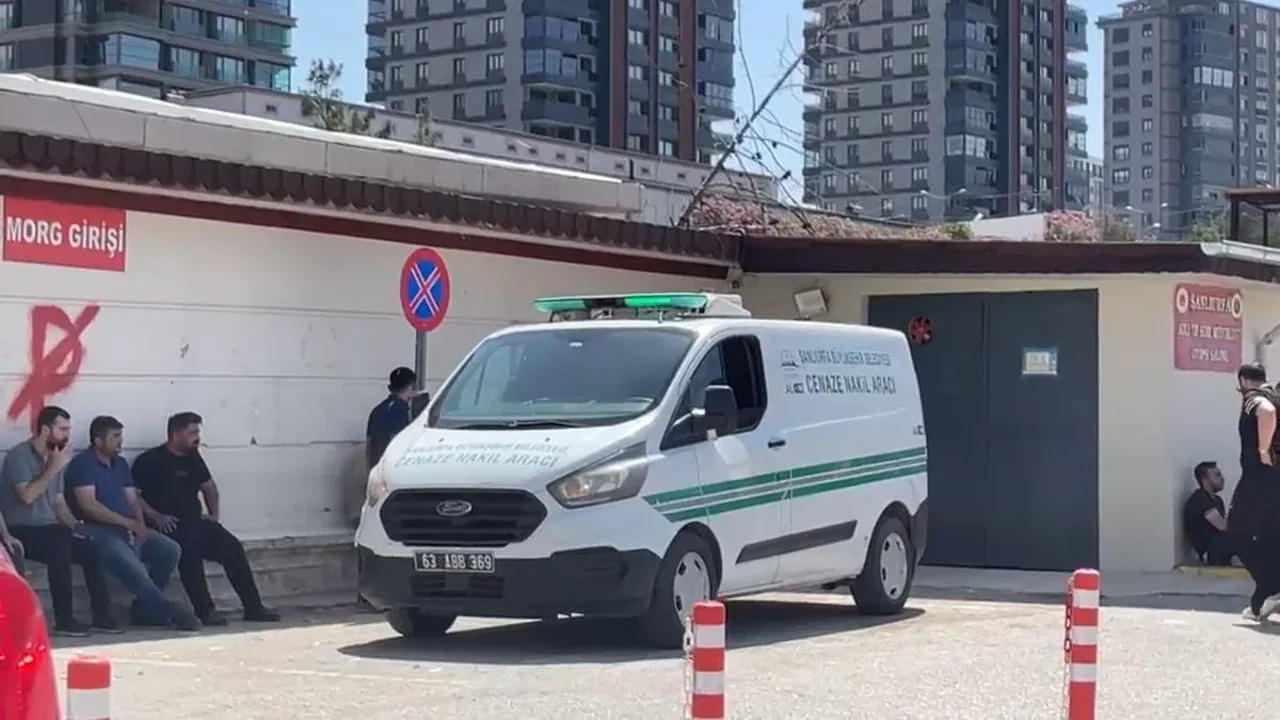Pompalı tüfekle oynadığı sırada silahın ateş alması sonucu vurulan çocuk öldü