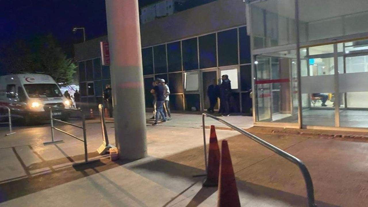 Ayvalık'ta Tekne Faciası: 8 Kişi Kurtarıldı, Bir Kişi Aranıyor