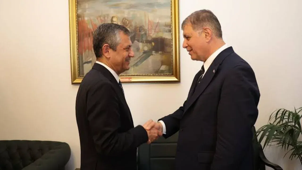 Cemil Tugay'ın Erdoğan ziyaretine Özel'den yanıt
