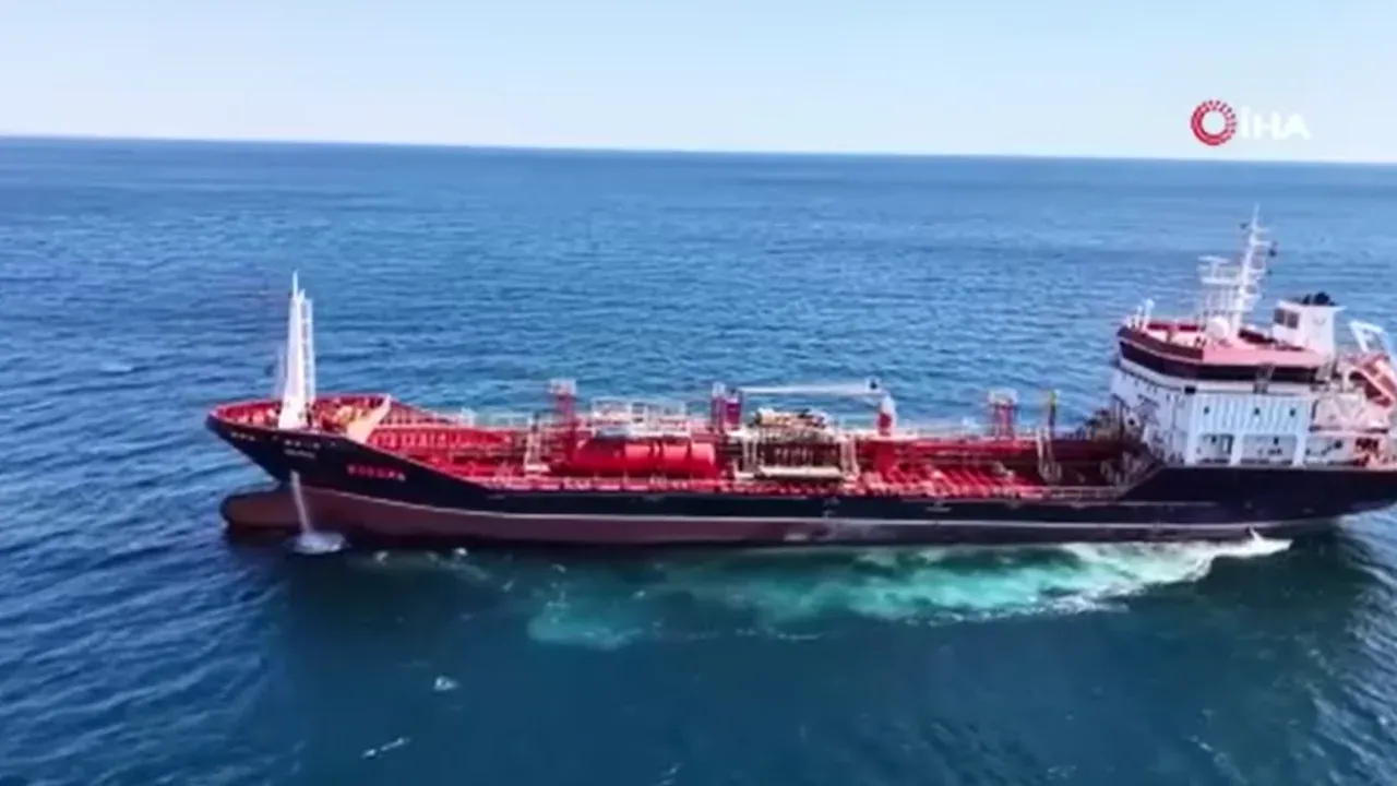 Marmara Denizi'nde batan gemiden yeni gelişme: Bir kişinin cansız bedeni bulundu