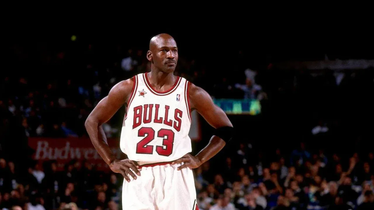 Michael Jordan’ın Last Dance forması rekor fiyata satıldı