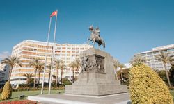 İzmir'in dağlarını hiç böyle görmediniz! 1960'lı yıllar ve Cumhuriyet Meydanı