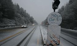 Bolu'da Gece Yağışları Trafiği Yavaşlattı: Otoyol ve Kara Yollarına Dikkat!