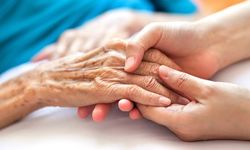 Geriatri bölümü hangi hastalıklara bakar? Geriatri doktoru ne kadar maaş alıyor 2023-2024?