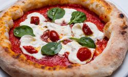 Pizza Napoletana hangi ülkenin yemeği? Pizza Napoletana tarifi nedir?