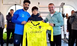Bucaspor 1928'den genç yeteneğe imzalı forma!