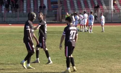 Hakeme yumruk atan o futbolcu tutuklandı!