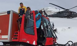 Tipide dağlık alanda mahsur kalan avcıların imdadına helikopter yetişti!