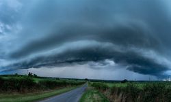 Raf bulutu (shelf cloud) nedir? Raf bulutu neden oluşur?