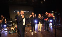 Güzelbahçe'de Niyazi Koyuncu konseri mest etti