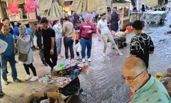 Hatay'da sağanak hayatı felç etti! Tarihi Uzun Çarşı sular altında