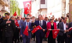 Ata'nın Ayvalık'a gelişi büyük coşkuyla kutlandı