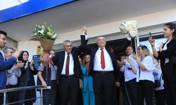 Güzelbahçe’nin yeni seçilen başkanı Günay görevi İnce'den devraldı