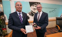 Başkan Işık görevi devraldı: “İyi ki Gaziemir'e hizmet edeceğim”