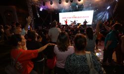 Efes Selçuk'ta 19 Mayıs'ta Akustikadam sahne aldı