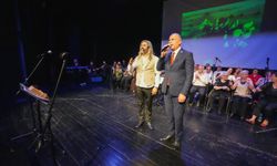 Başkan Işık'tan 'Kızılcıklar Oldu mu' performansı