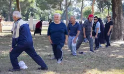Doç. Dr. Mustafa Aziz Yıldırım: "Düzenli spor yaparak yaşlılık ağrılarını hafifletebilirsiniz"