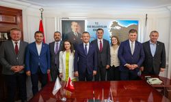 Özgür Özel'den Ferdi Zeyrek'e övgüler