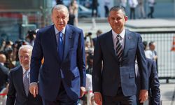 Erdoğan ve Özel'in CHP Genel Merkezi'ndeki görüşmesi 1,5 saat sürdü