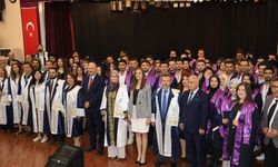 Başkan Durbay CBÜ’de mezuniyet törenine katıldı
